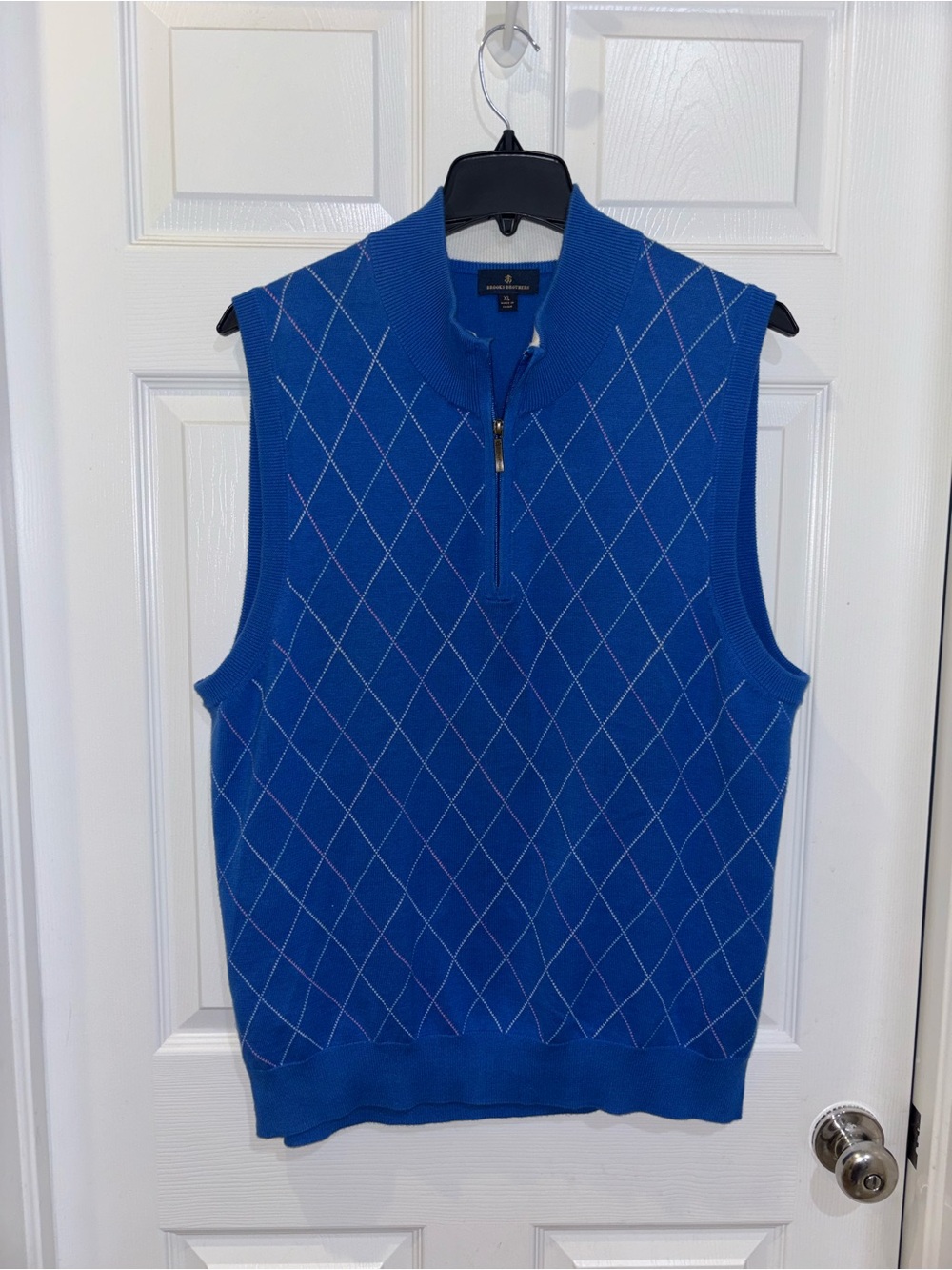 Brooks Brothers argyle 1/4 zip sweater vest in size XL.